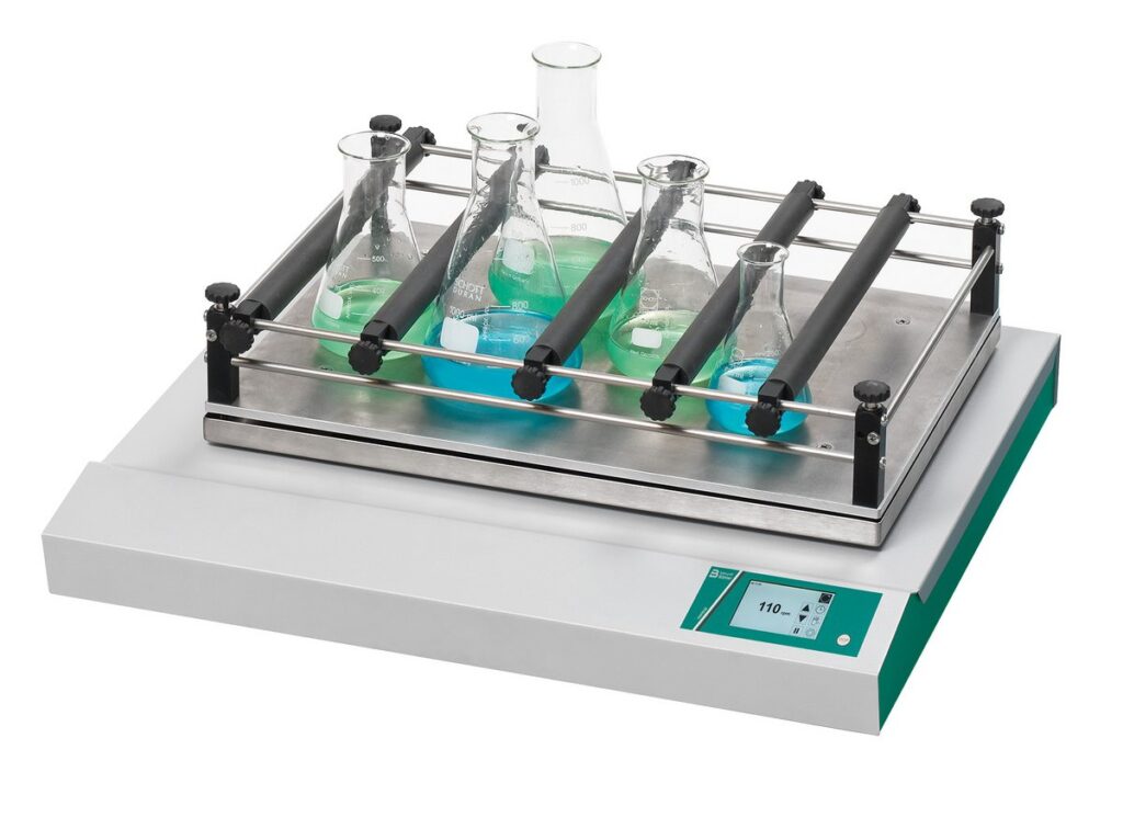 Hot plate shaker for shaking and heating at the same time