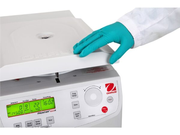 Ohaus Frontier FC5513R refrigerated microtube centrifuge for 1,5ml or 2ml tubes. lid close