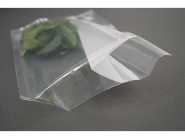 Stomacher 400 Classic side-strainer bags for convenient solid-liquid separation in lab blending. Closup