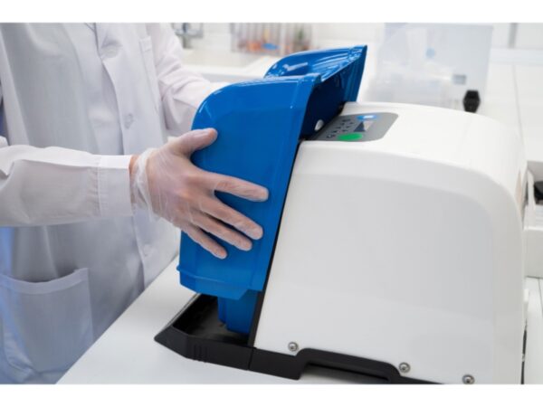 Stomacher 80 Micro Biomaster lab blender for small volume microbiological sample preparation. Opening front