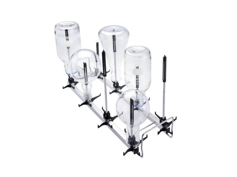 Miele laboratorium vaatwasser A 300/3 injectormodule met flessen en kolven – professionele reiniging van glazen labflessen