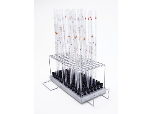 Miele laboratorium vaatwasser A 303 module – beladen met pipetten voor grondige reiniging en droging.